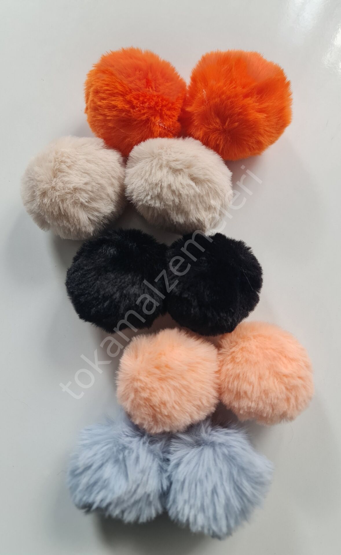 Kürk ponponlar pens tokalı