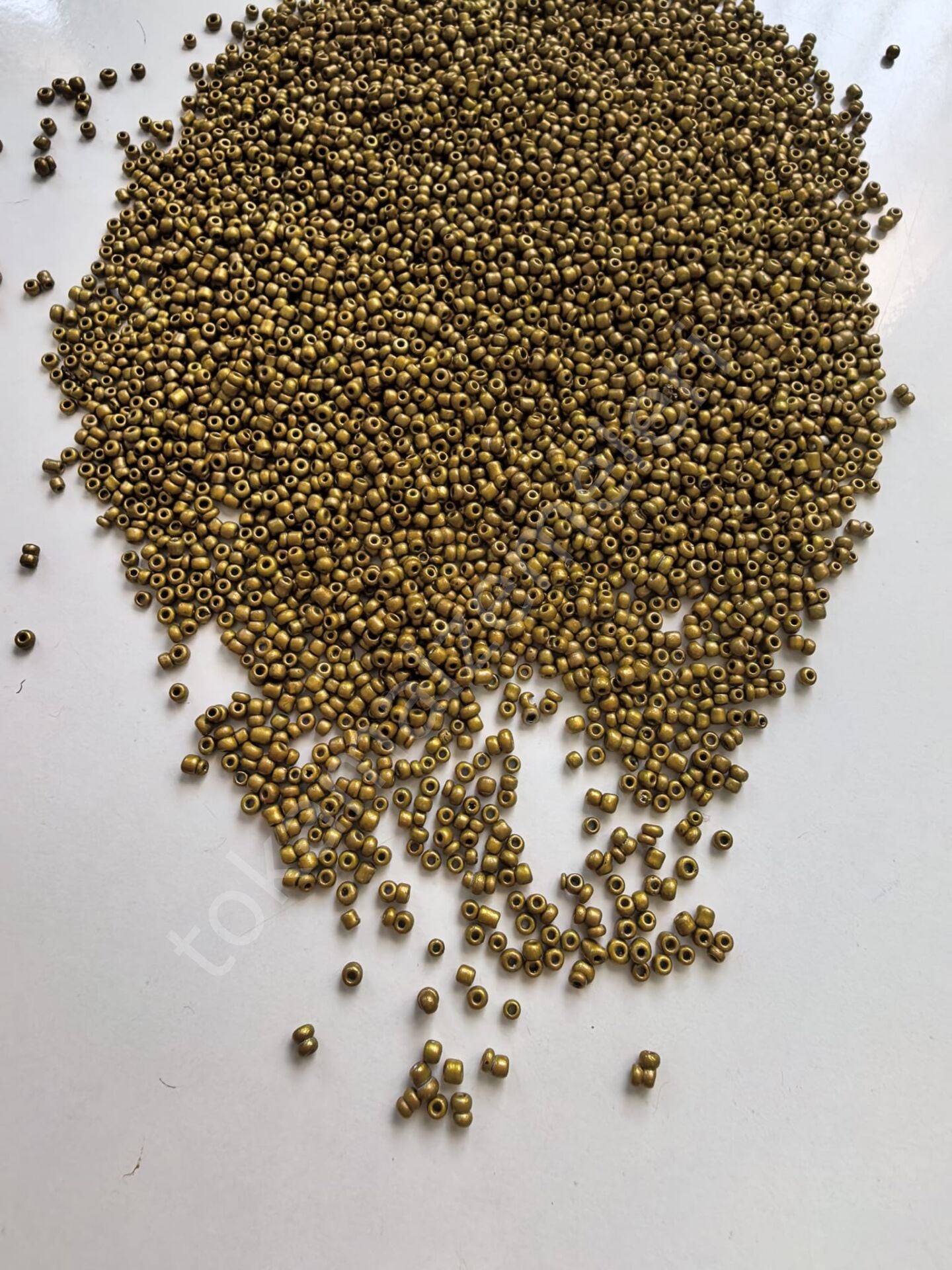 Kum boncuk gold