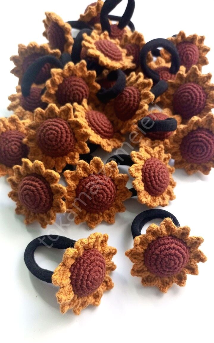 Lastik tokalı ayçiçekleri