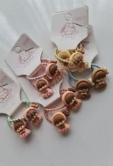 Lastik tokalı kızlar