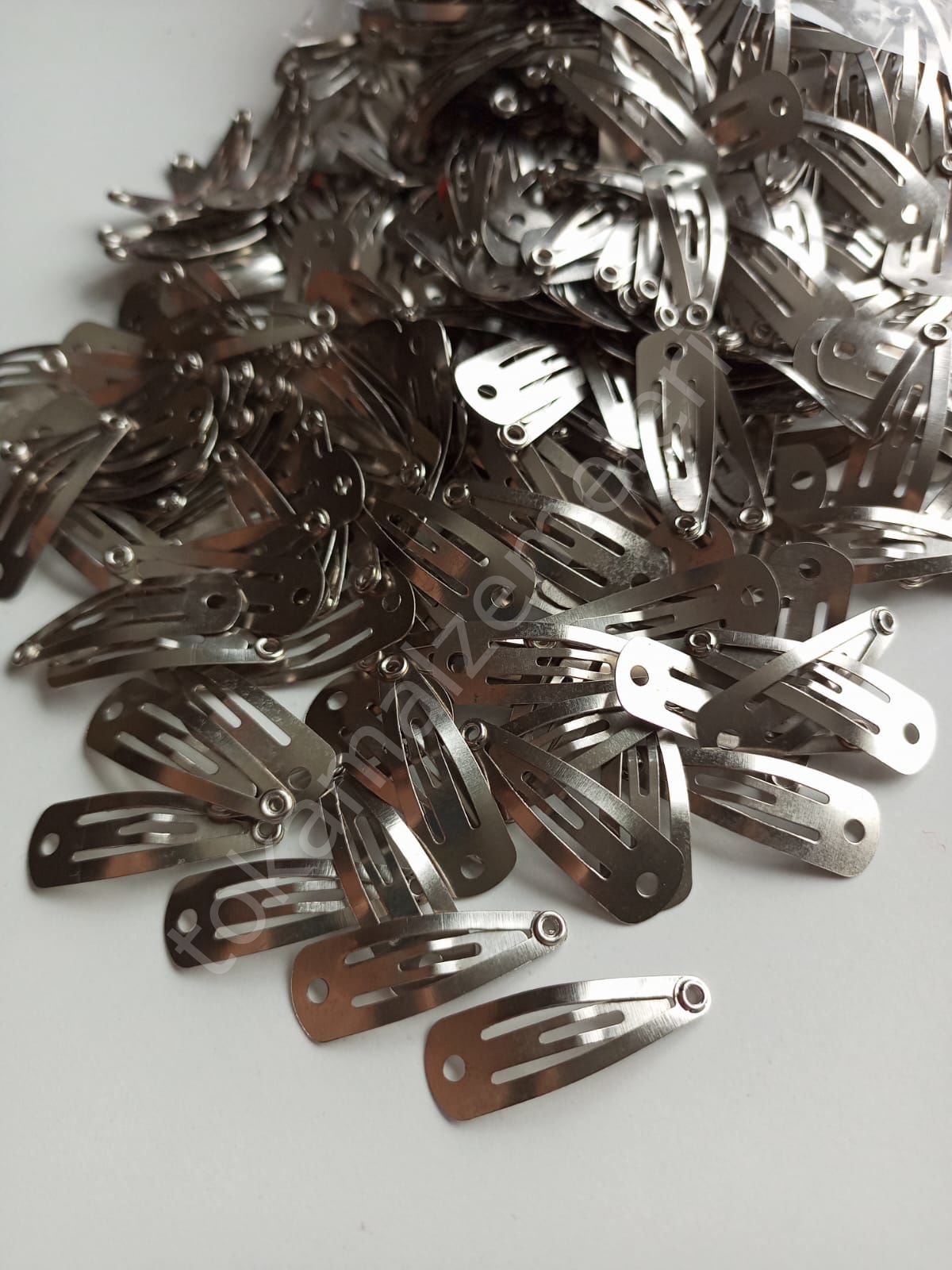 3cm gümüş üçgen çıtçıt toka (50li)