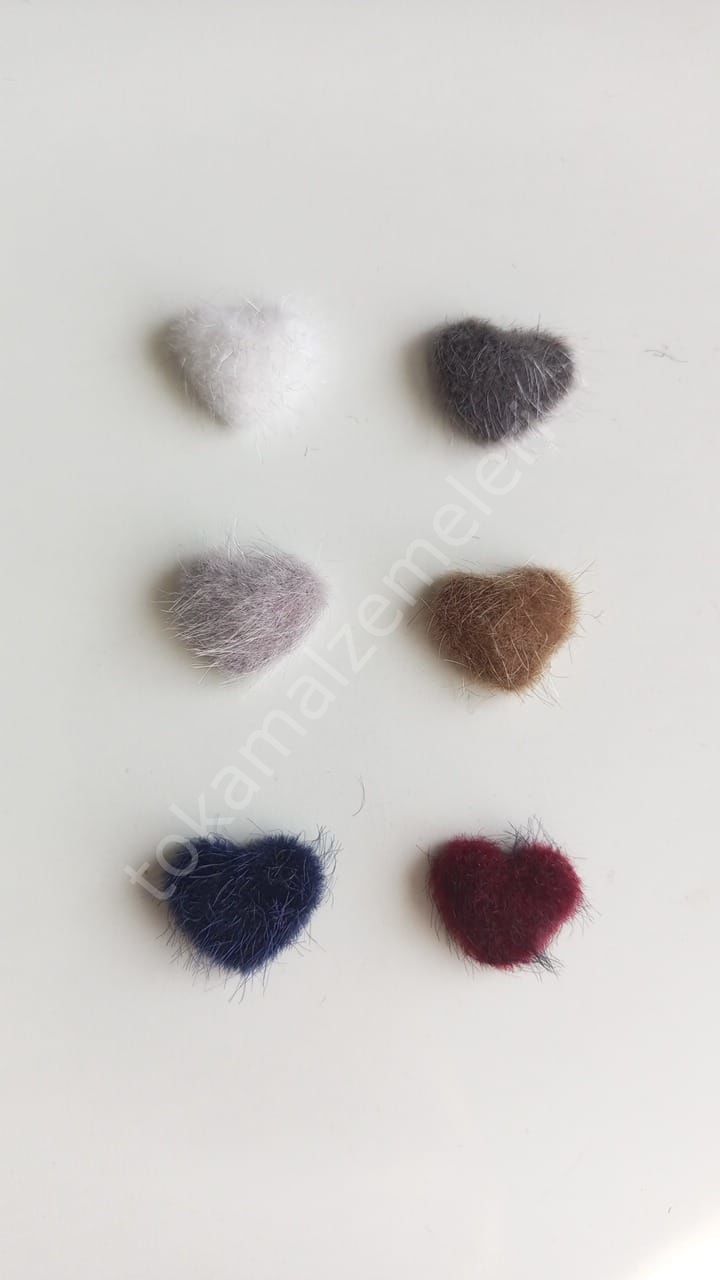 Mini tüylü düğme kalp